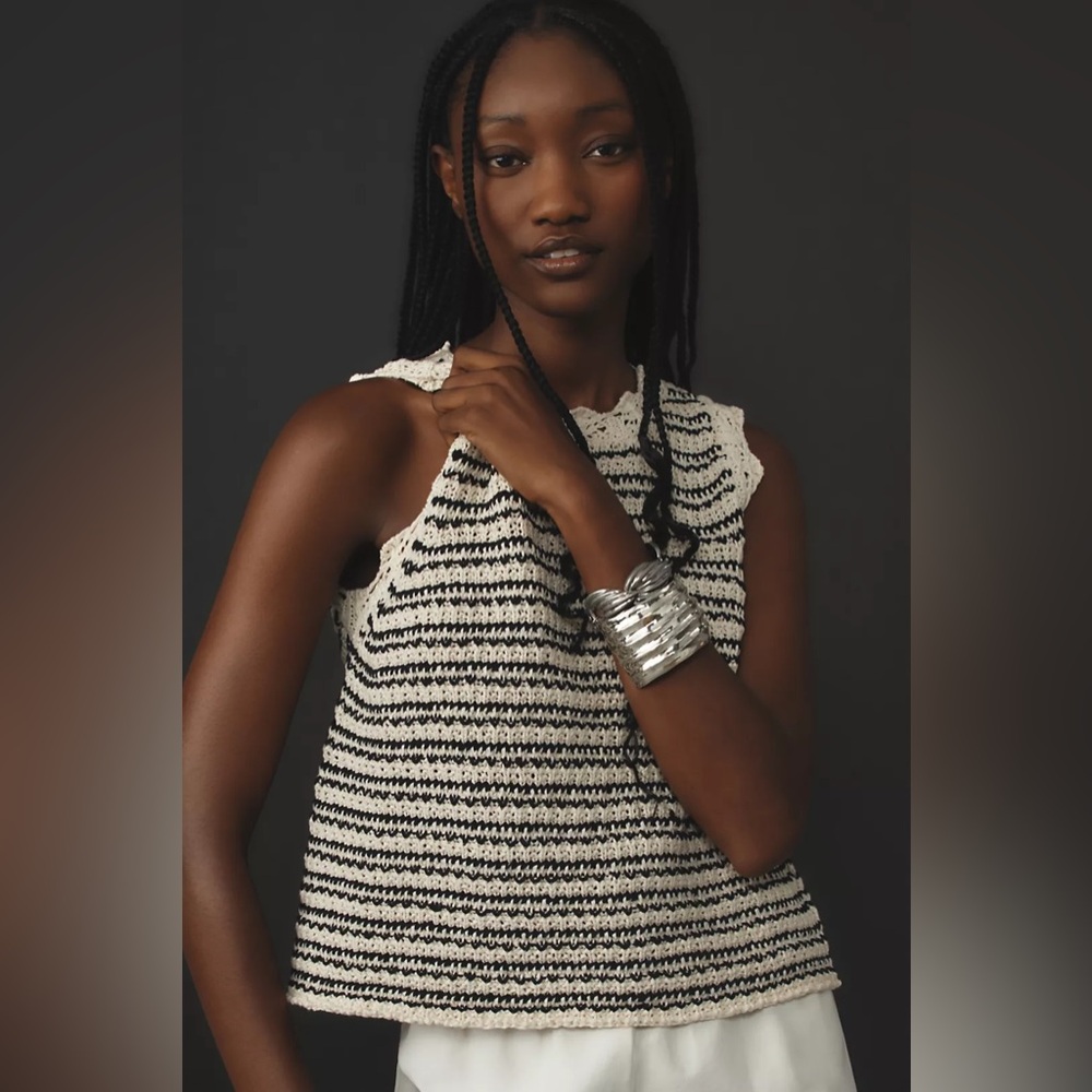 Velvet brand black & cream sleeveless knit top. Size XS